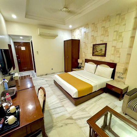 Hotel Florence Inn, Karol Bagh, New Delhi, 2 Min From Metro Exterior photo