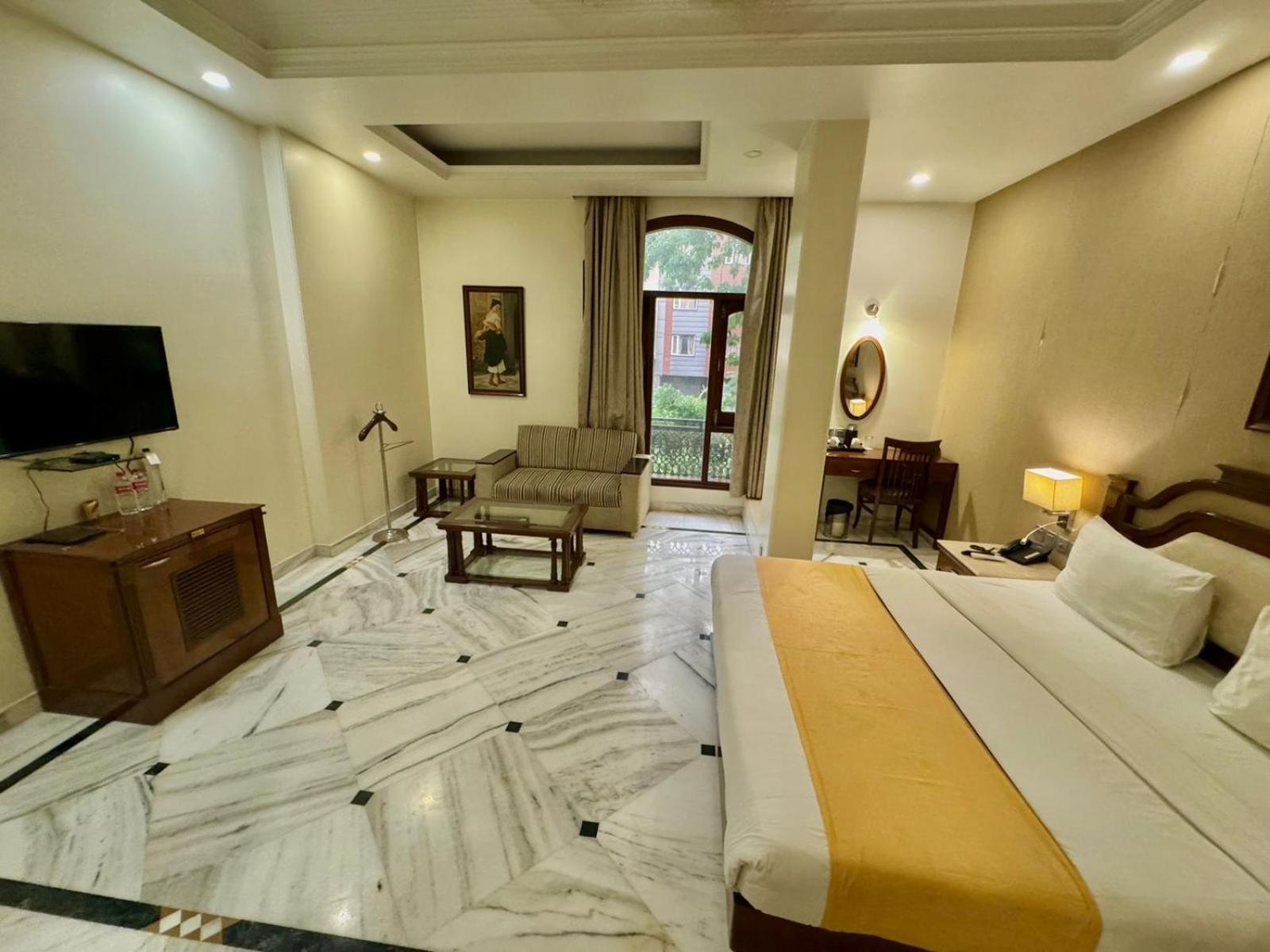 Hotel Florence Inn, Karol Bagh, New Delhi, 2 Min From Metro Exterior photo