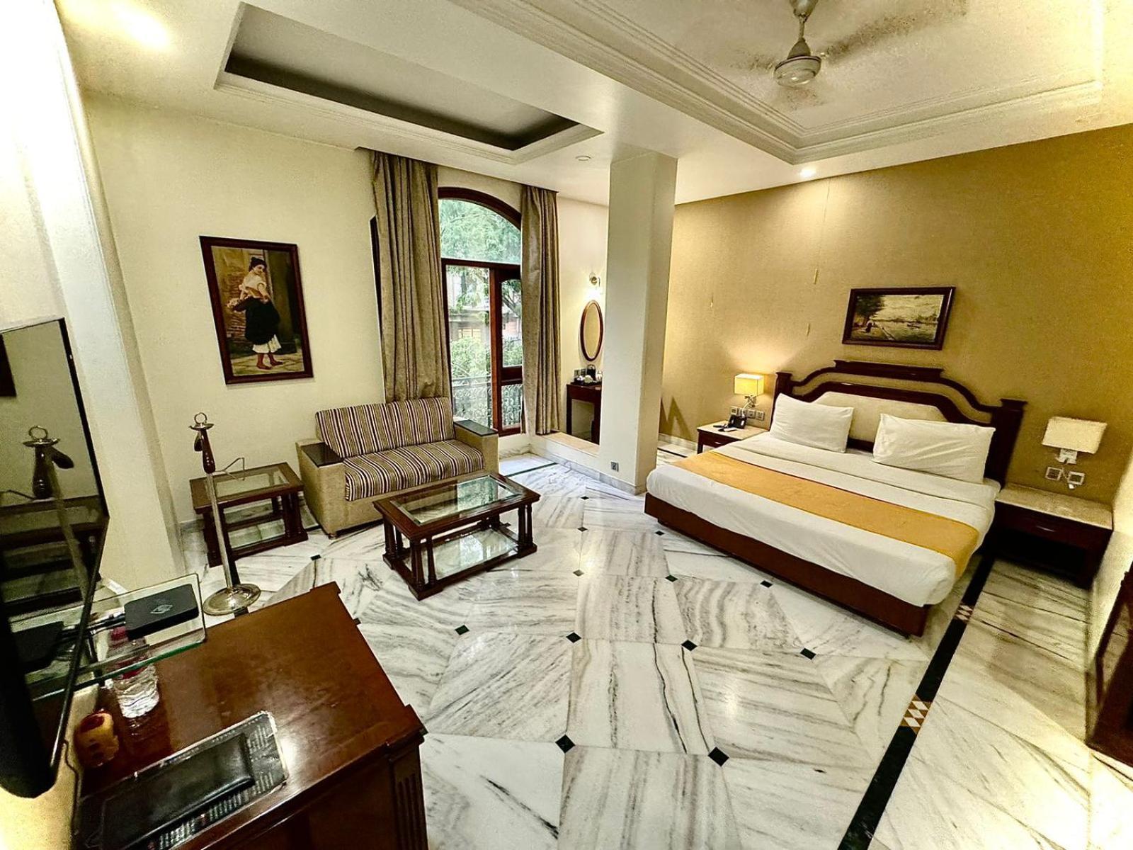 Hotel Florence Inn, Karol Bagh, New Delhi, 2 Min From Metro Exterior photo