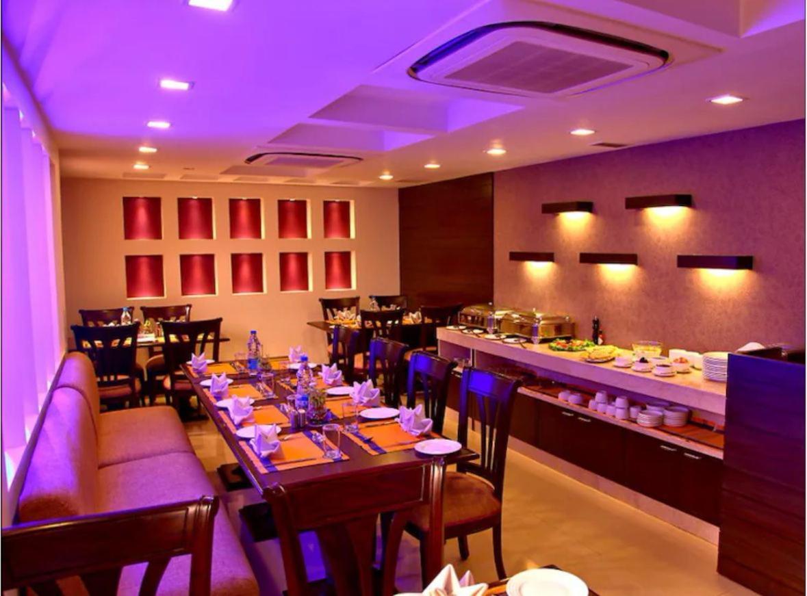 Hotel Florence Inn, Karol Bagh, New Delhi, 2 Min From Metro Exterior photo