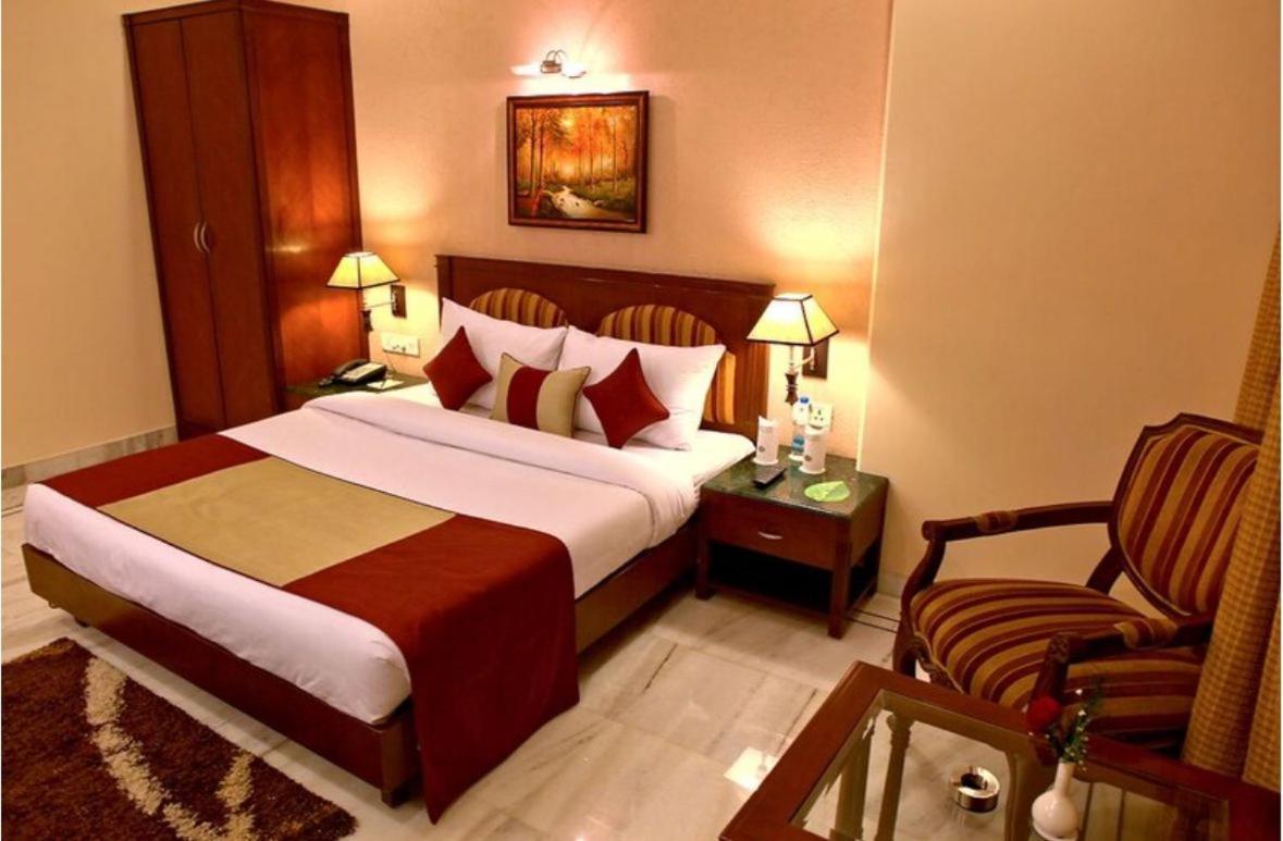 Hotel Florence Inn, Karol Bagh, New Delhi, 2 Min From Metro Exterior photo