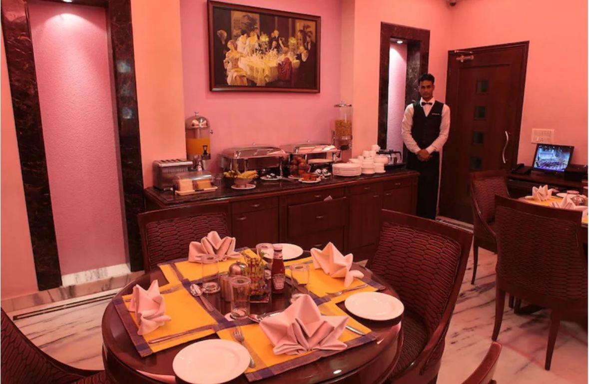 Hotel Florence Inn, Karol Bagh, New Delhi, 2 Min From Metro Exterior photo