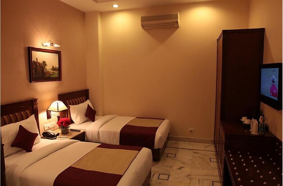 Hotel Florence Inn, Karol Bagh, New Delhi, 2 Min From Metro Exterior photo