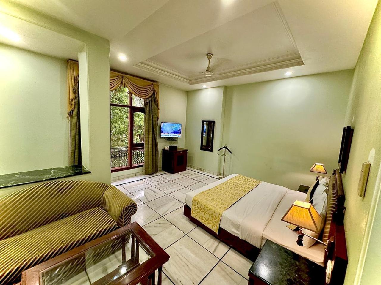 Hotel Florence Inn, Karol Bagh, New Delhi, 2 Min From Metro Exterior photo